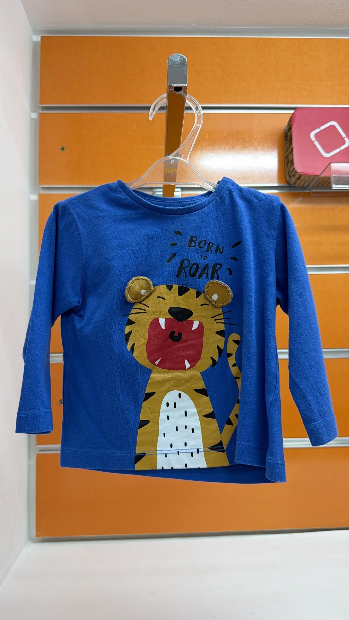 Camiseta bebé Losan azul con tigre — fotografía del producto