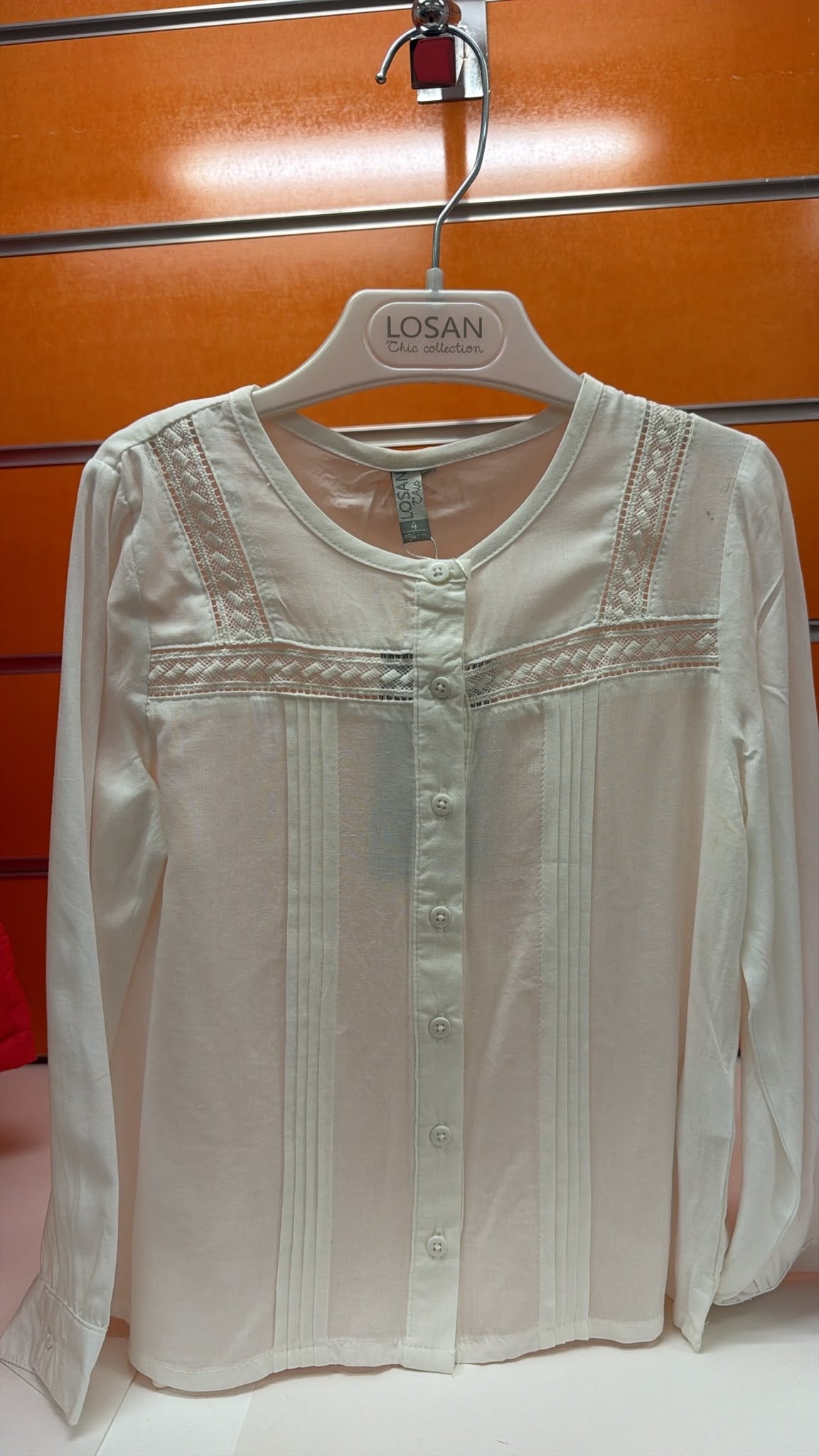 Blusa niña Losan blanca con encaje — fotografía del producto