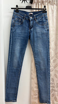 Vaquero skinny azul lavado — fotografía del producto