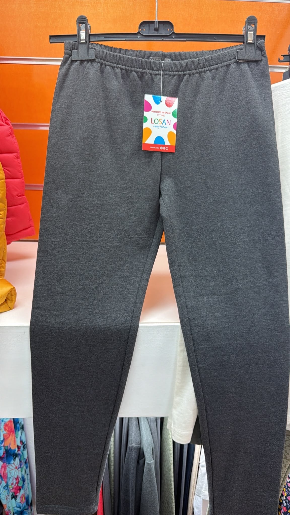 Leggings largos gris antracita para niña — fotografía del producto
