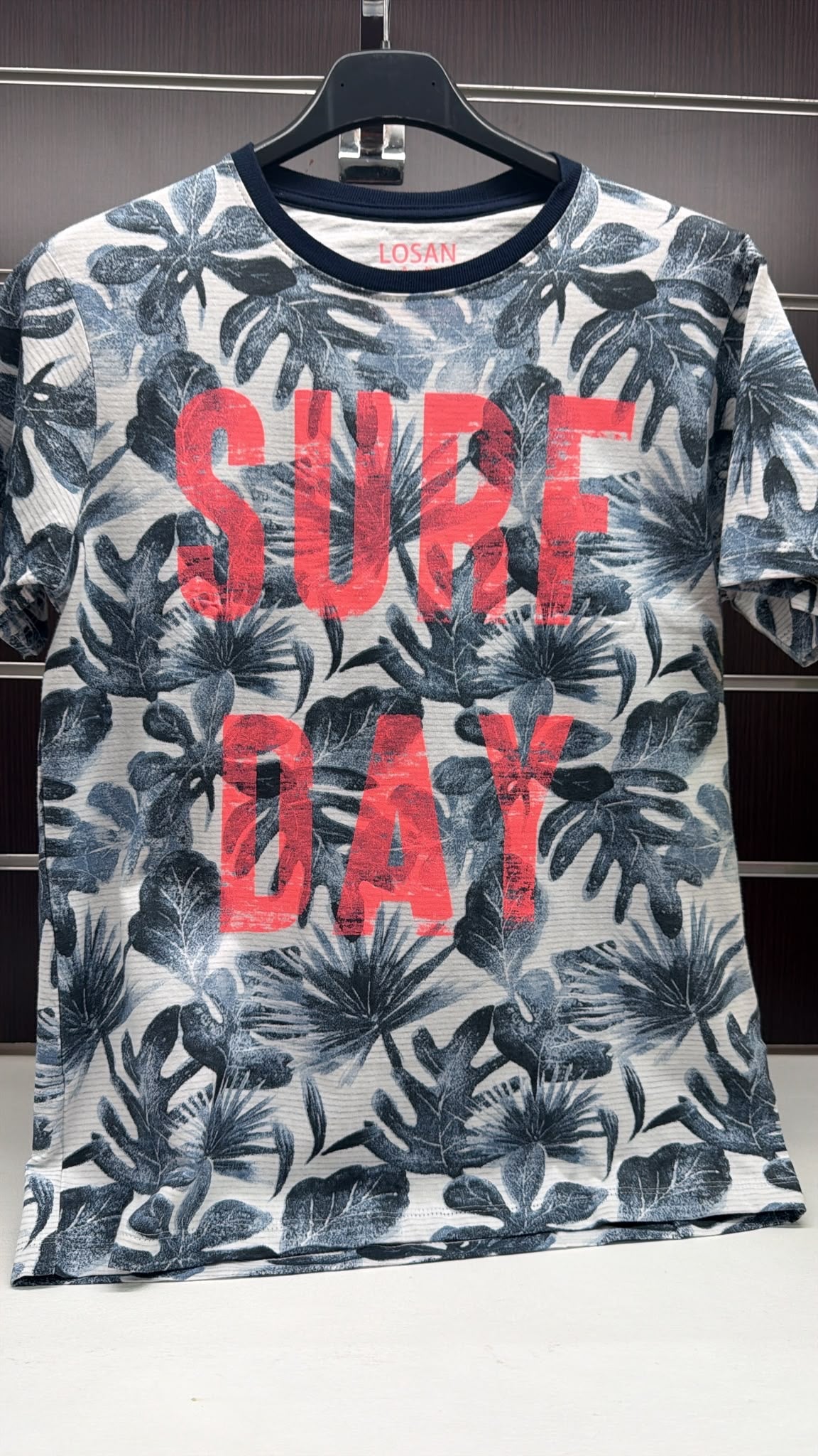 Camiseta juvenil Losan tropical Surf Day — fotografía del producto