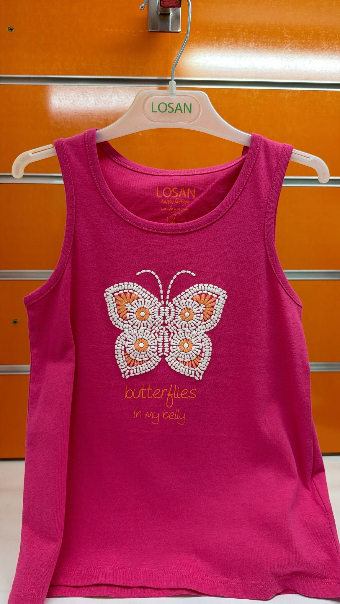 Camiseta niña Losan fucsia con mariposa — fotografía del producto