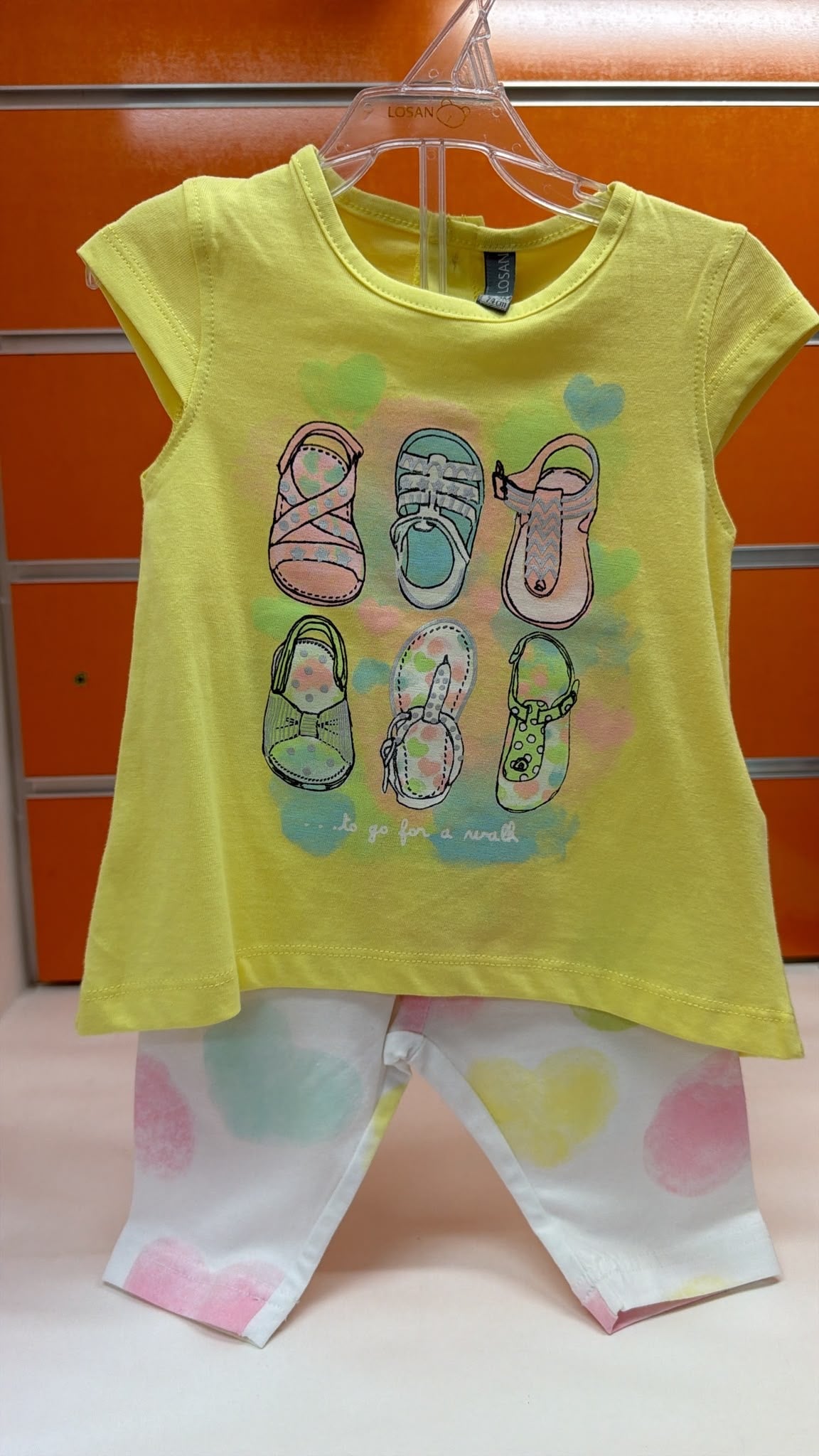 Conjunto bebé niña Losan amarillo claro con zapatitos — fotografía del producto