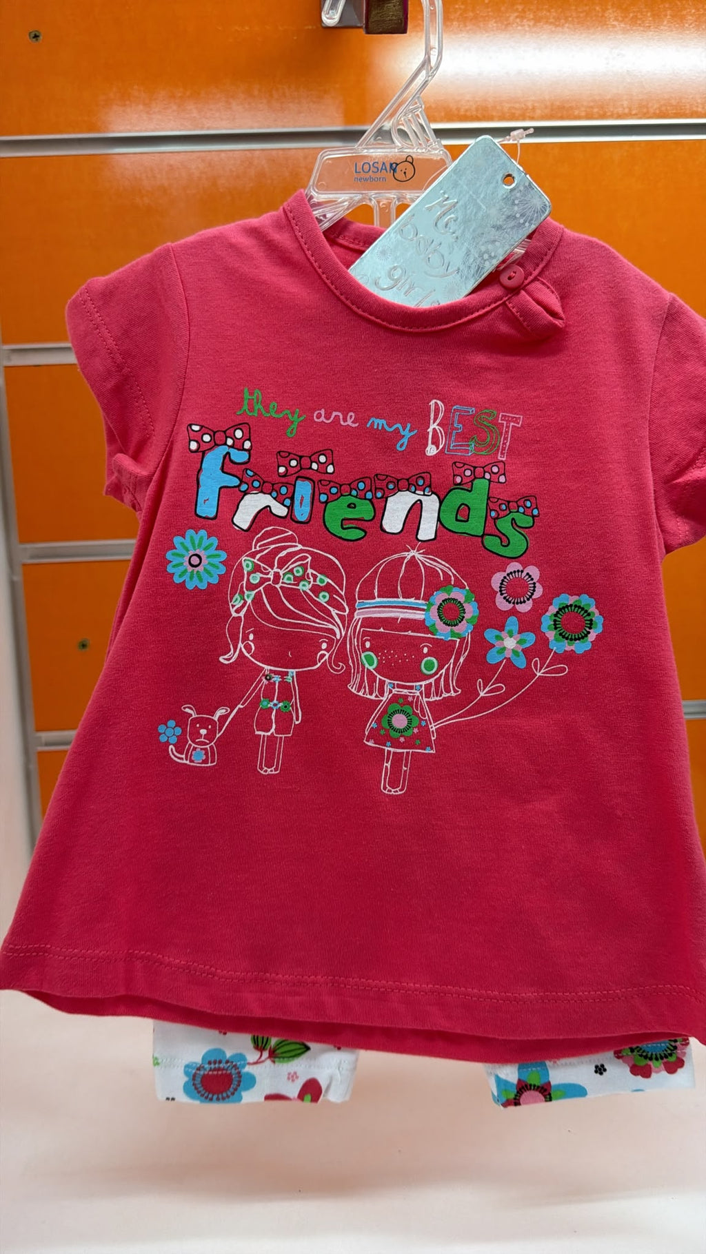 Conjunto bebé niña fucsia Friends con legging floral — fotografía del producto