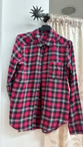 Camisa de cuadros rosa — fotografía del producto