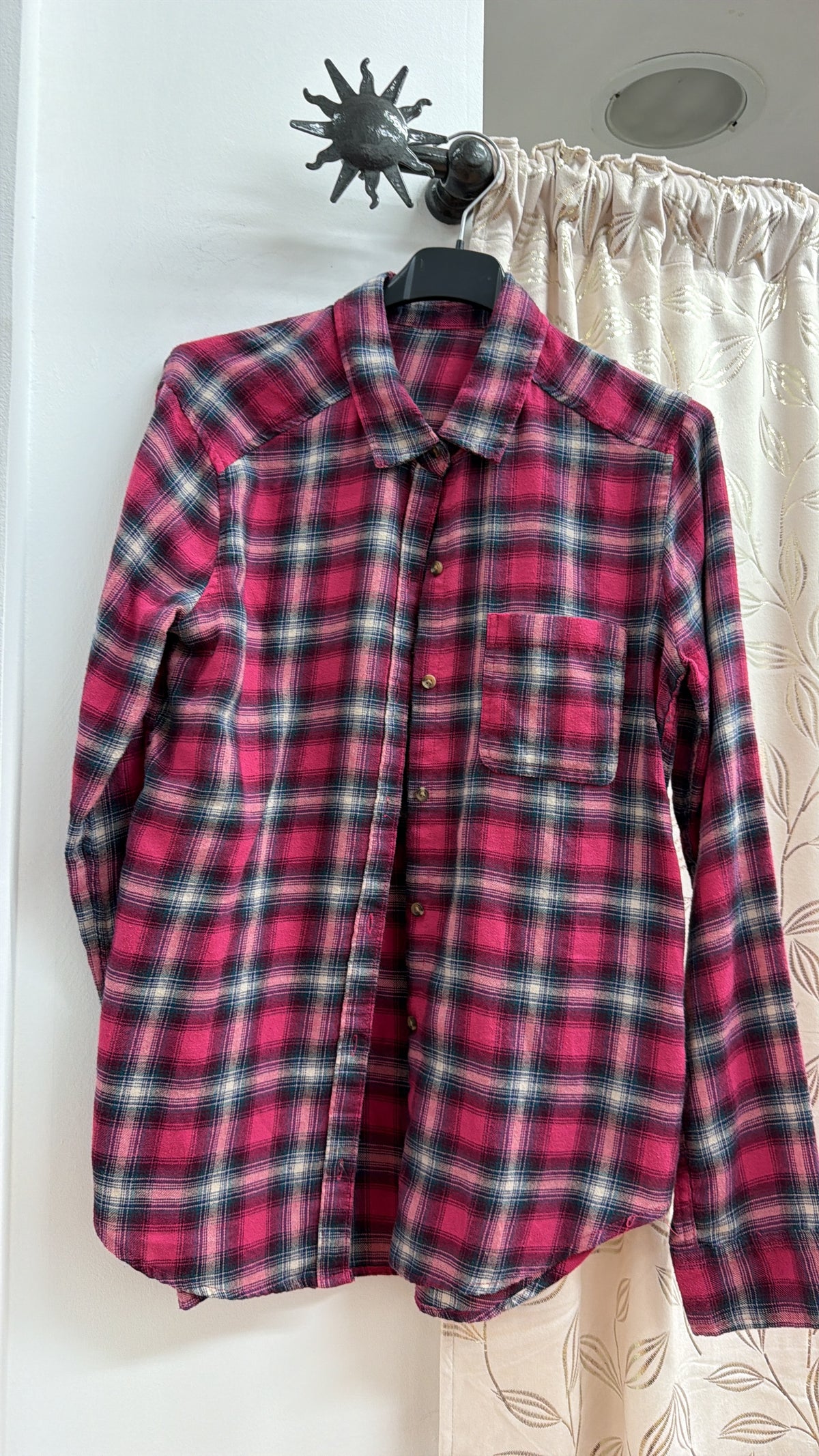 Camisa de cuadros rosa — fotografía del producto