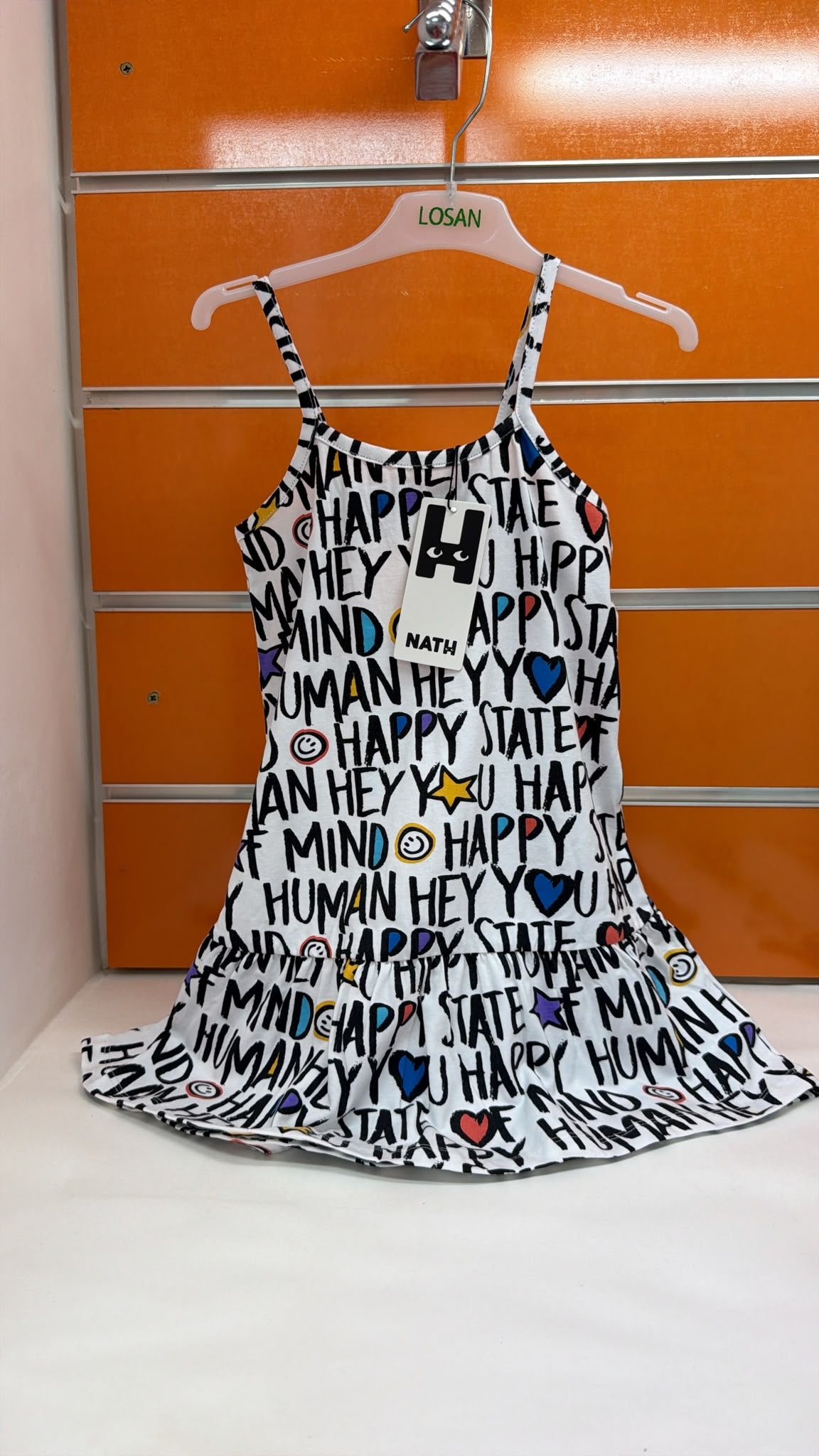 Vestido niña Nath blanco con letras multicolor — fotografía del producto