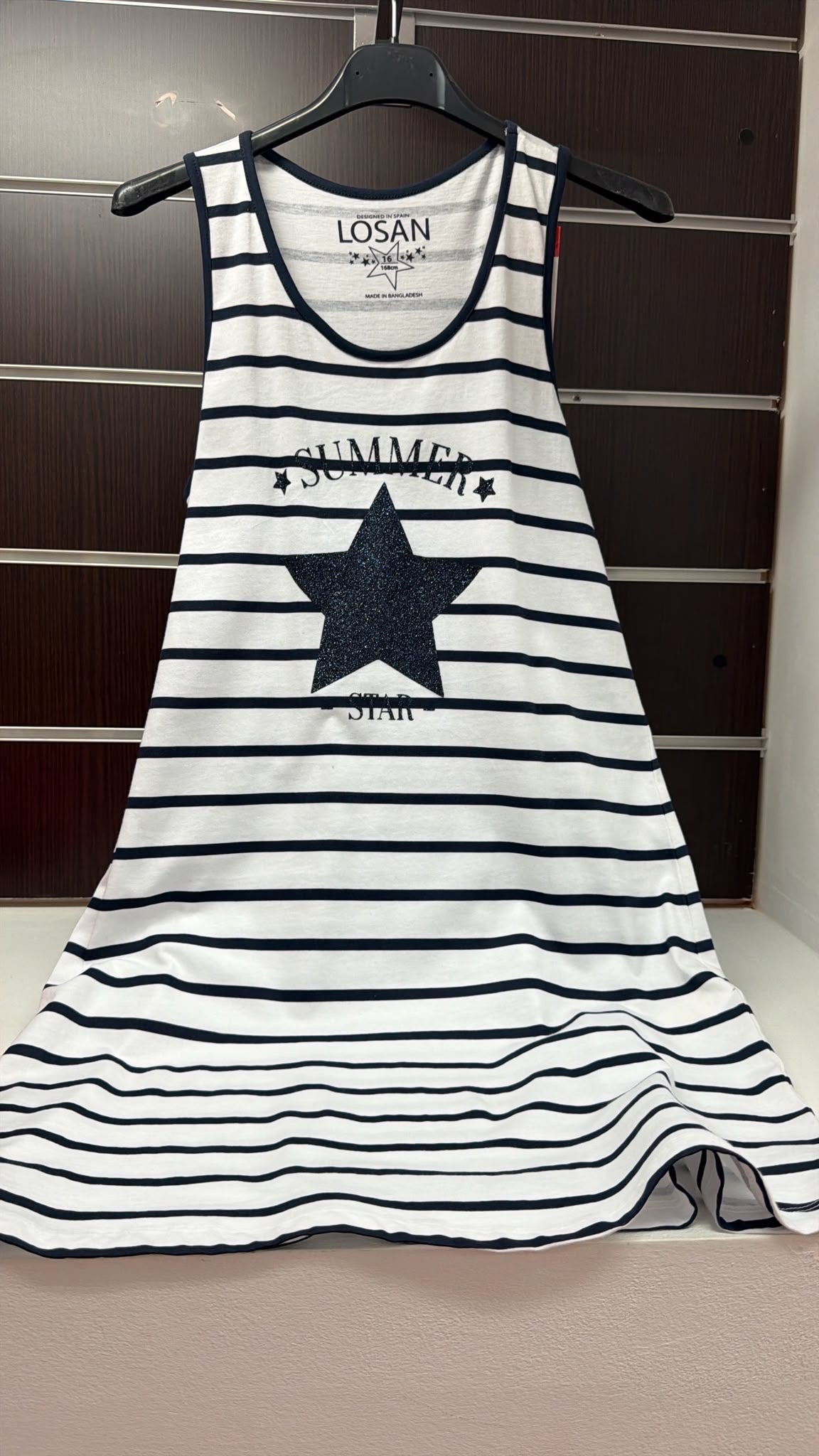 Vestido juvenil Losan marinero de rayas con estrella — fotografía del producto