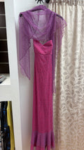 Vestido largo de fiesta rosa bordado con chal de tul — fotografía del producto