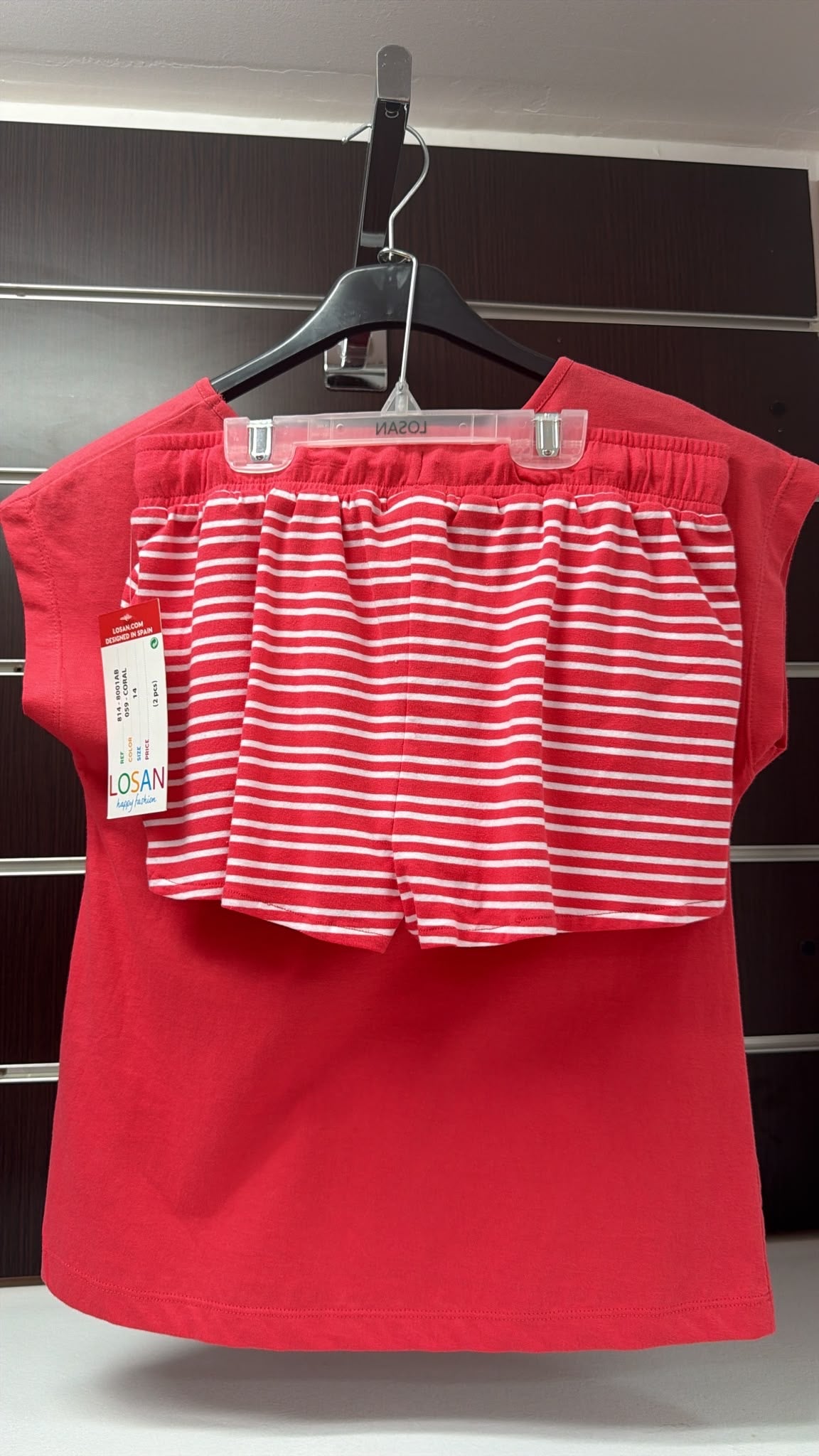 Pijama niña Losan coral con short de rayas — fotografía del producto