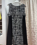 Vestido bicolor con estampado pata de gallo — fotografía del producto
