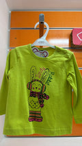 Camiseta bebé Losan verde con conejita — fotografía del producto
