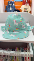 Gorro infantil con visera y protector de cuello Unicornios — fotografía del producto