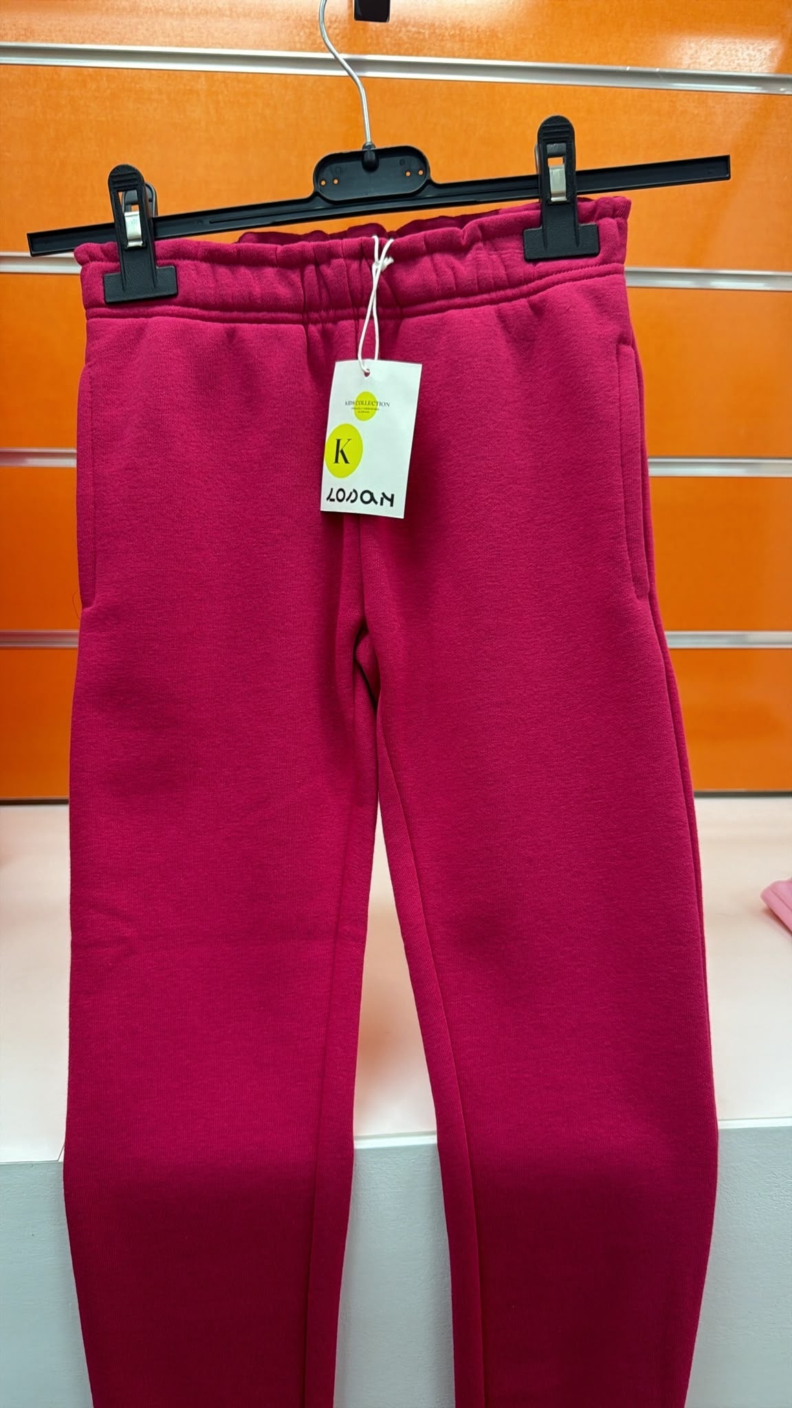 Pantalón jogger niña Losan fucsia — fotografía del producto