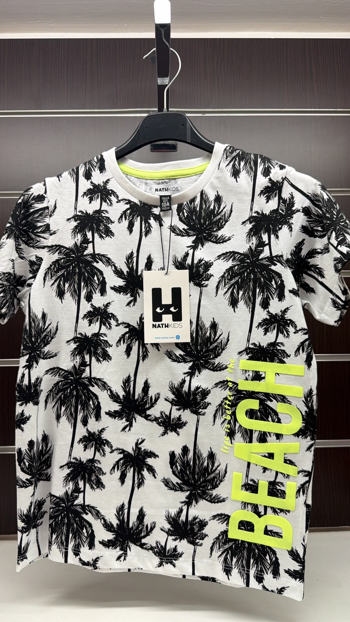 Camiseta niño Nath Kids blanca con palmeras Beach — fotografía del producto