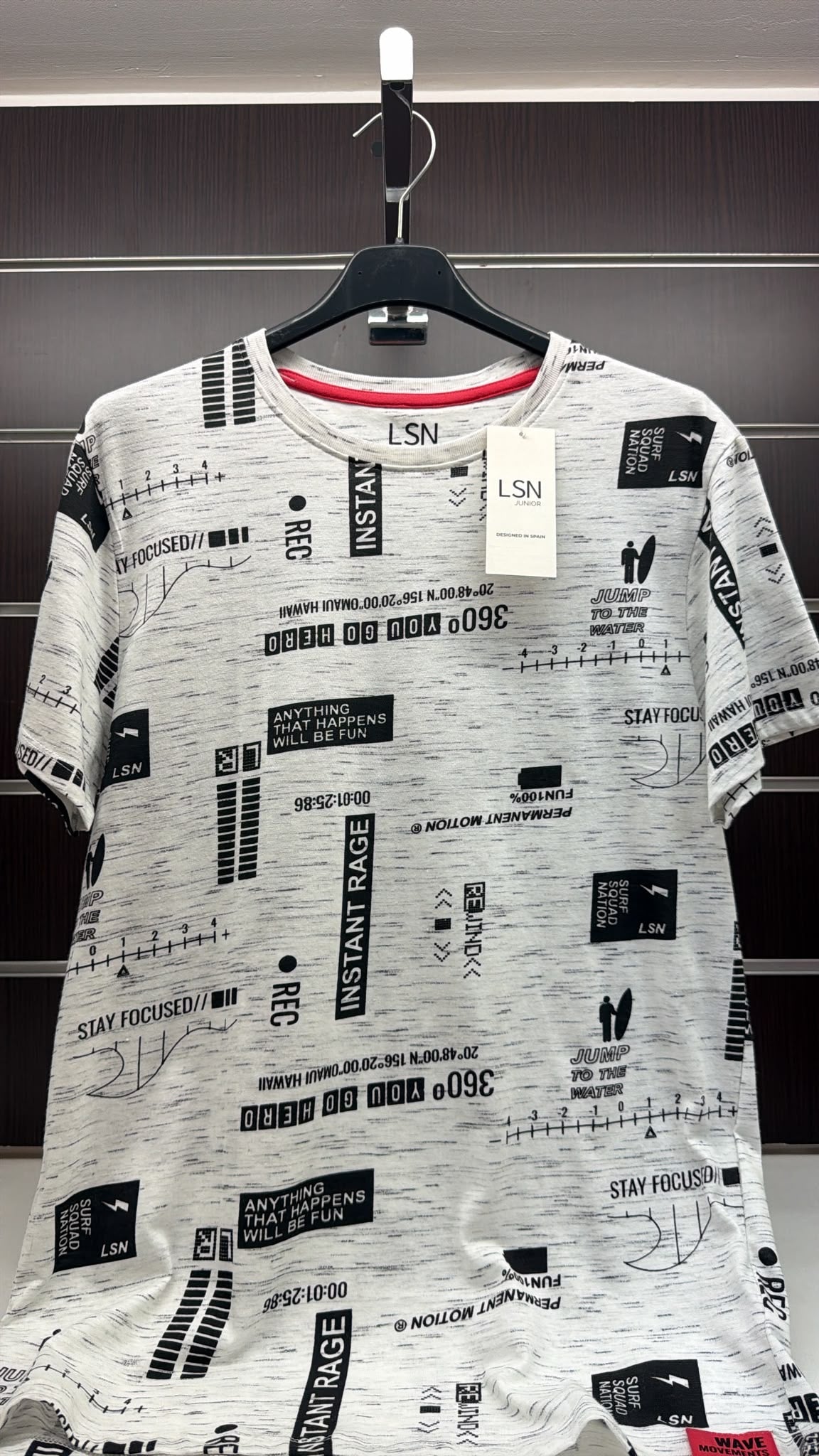 Camiseta juvenil Losan gris estampado gráfico — fotografía del producto