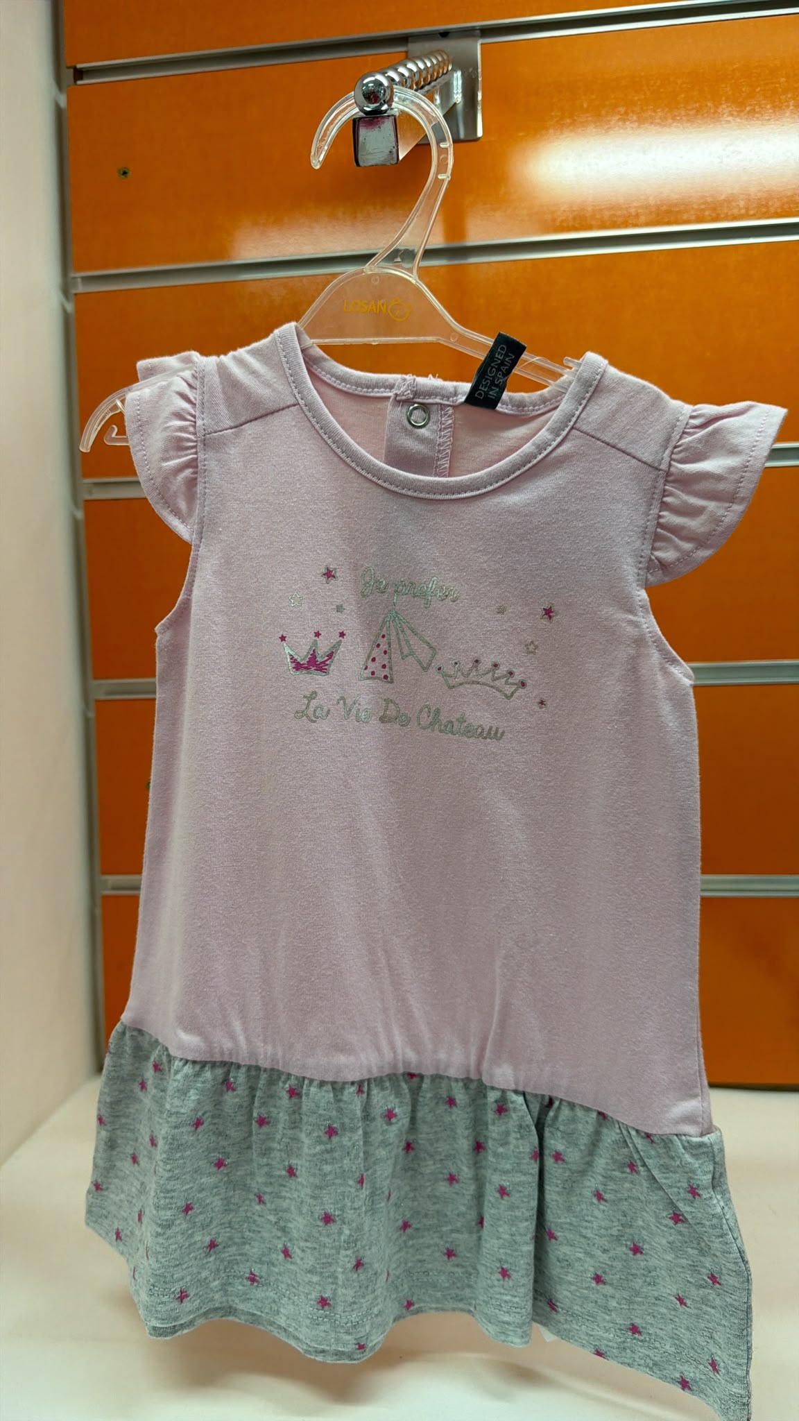Vestido bebé Losan rosa con falda de estrellas — fotografía del producto