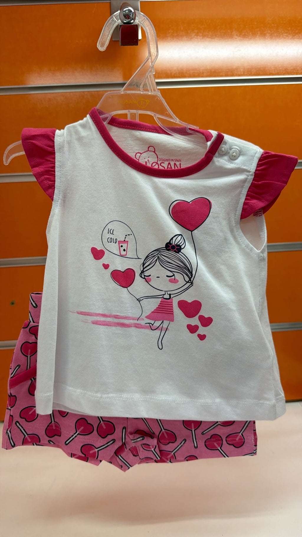 Conjunto bebé Losan camiseta y short corazones — fotografía del producto