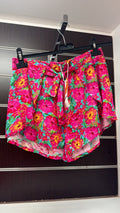 Short Losan floral fucsia con cinturón — fotografía del producto