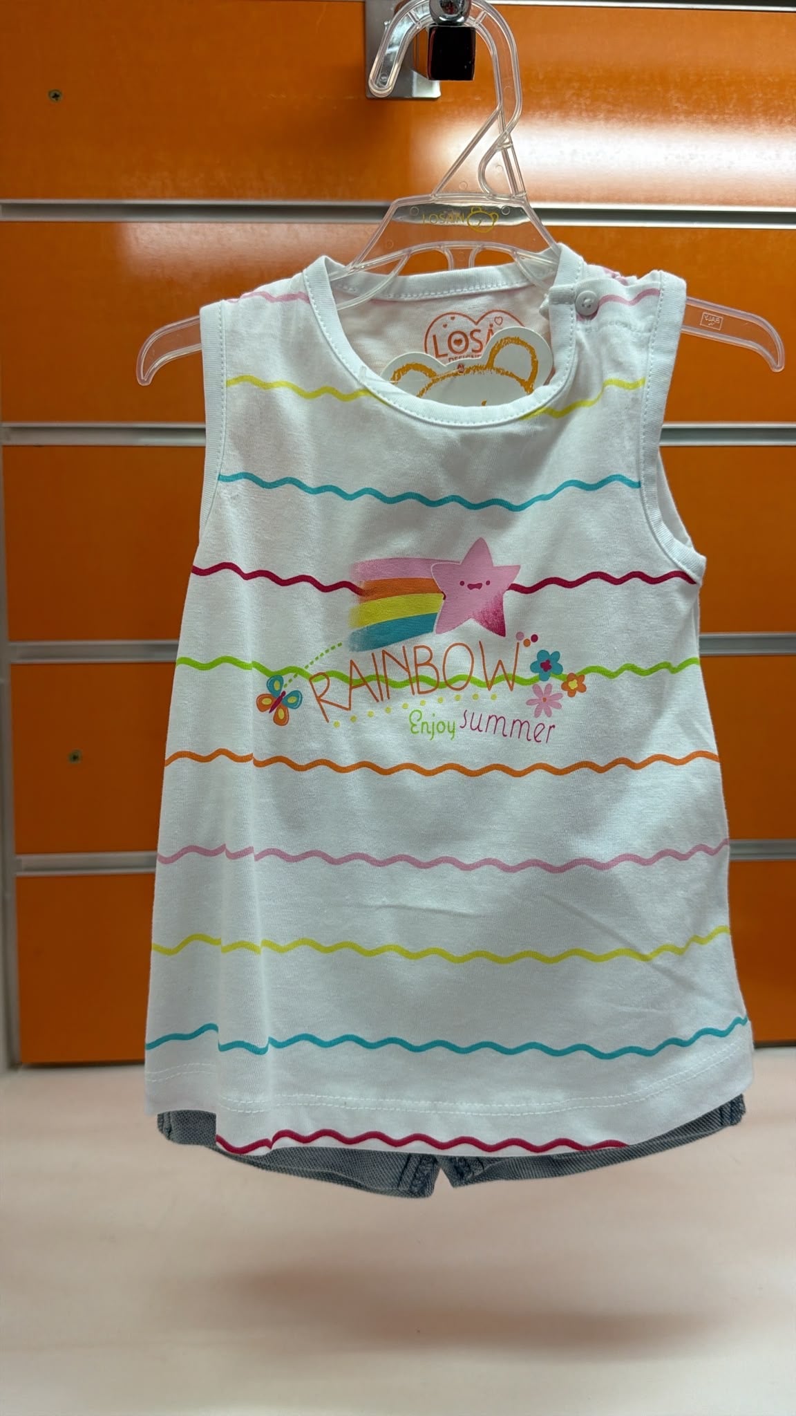 Conjunto bebé Losan arcoíris con short vaquero — fotografía del producto
