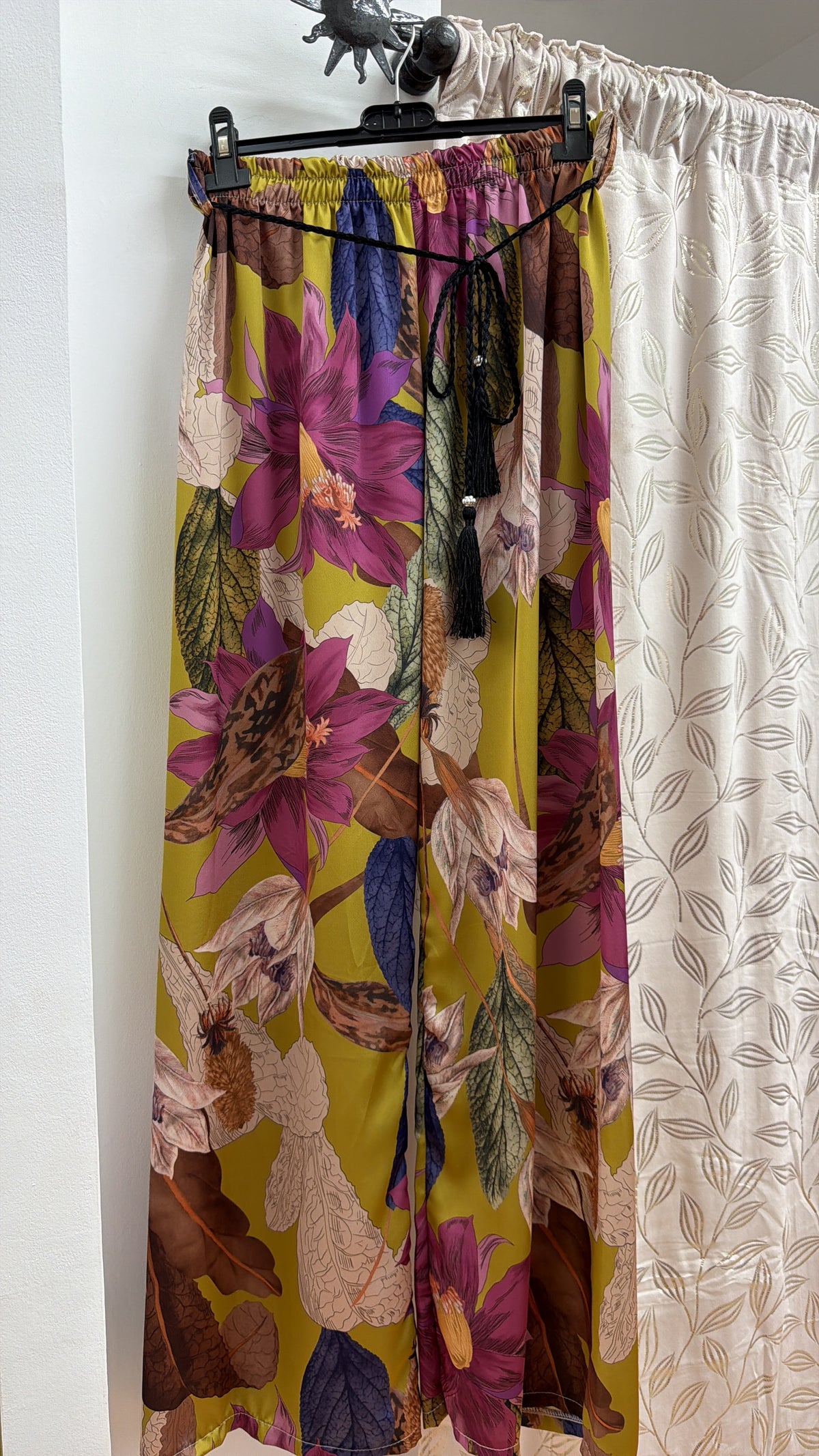 Pantalón palazzo estampado floral multicolor — fotografía del producto