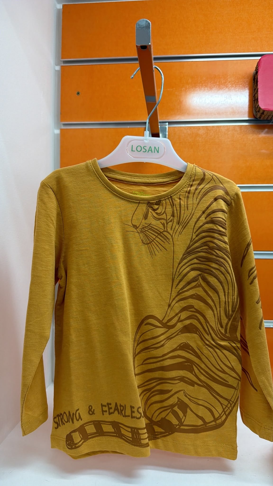 Camiseta niño Losan tigre mostaza — fotografía del producto