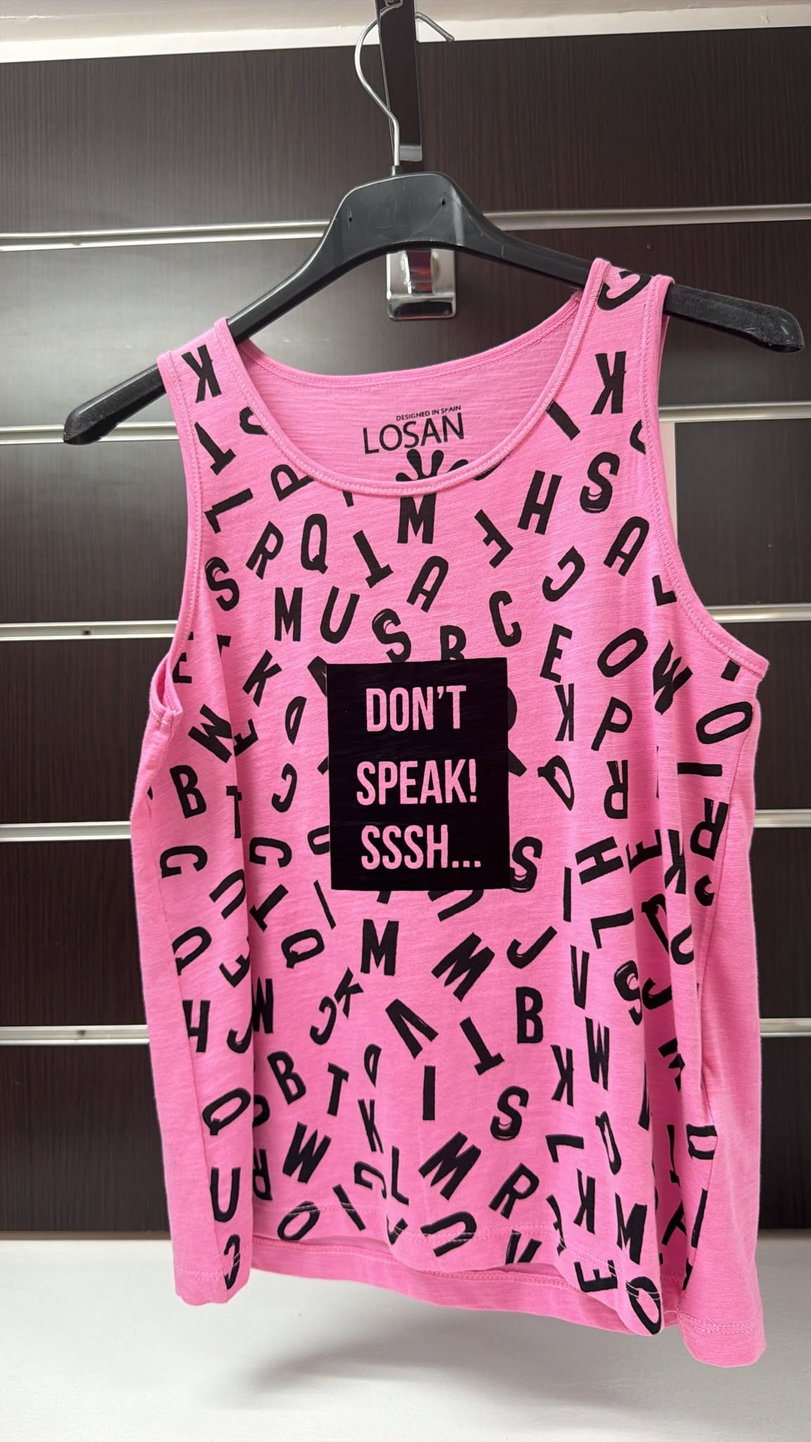 Camiseta de tirantes Losan rosa con letras — fotografía del producto