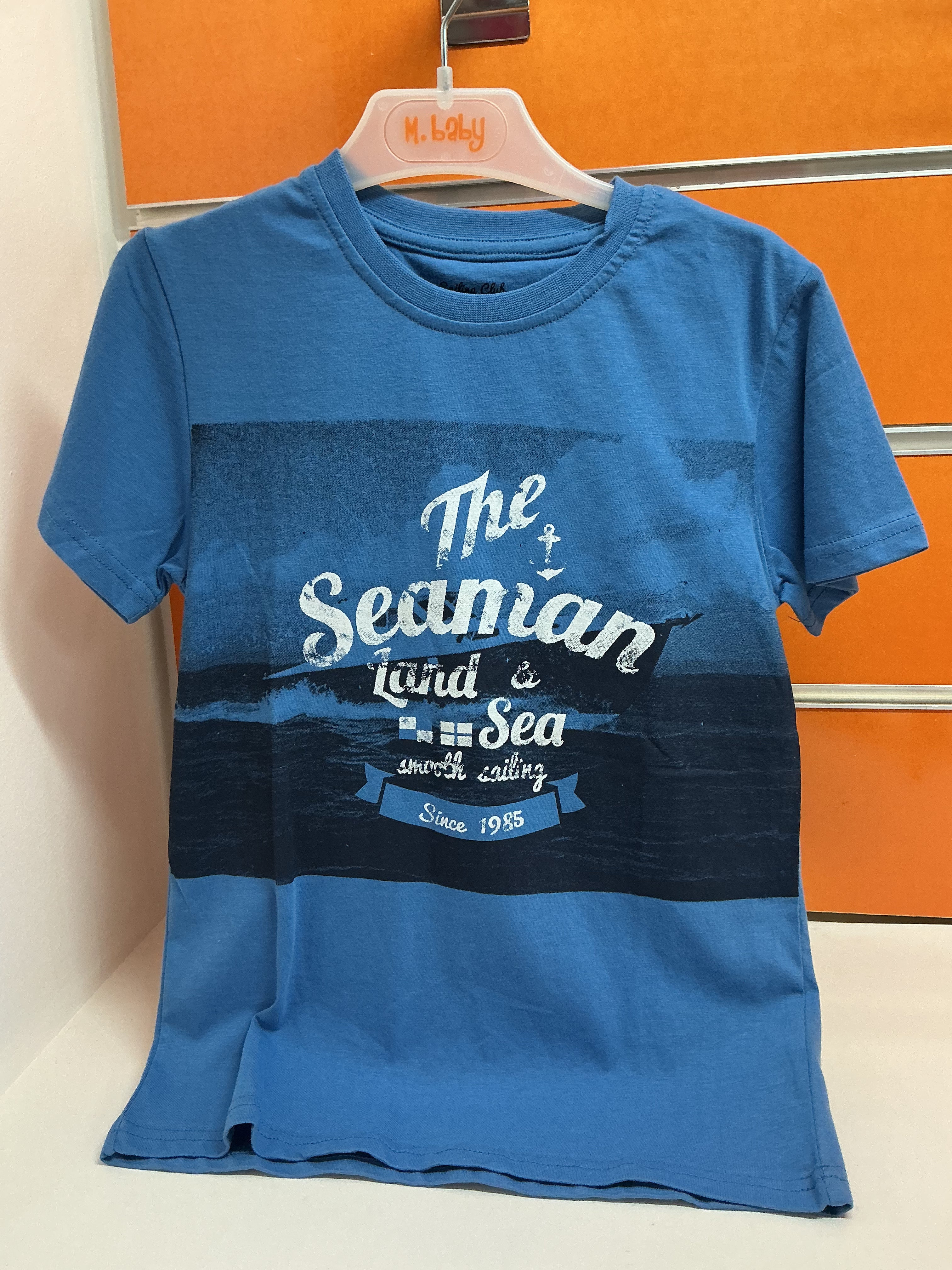 Camiseta infantil azul “The Seaman” — fotografía del producto