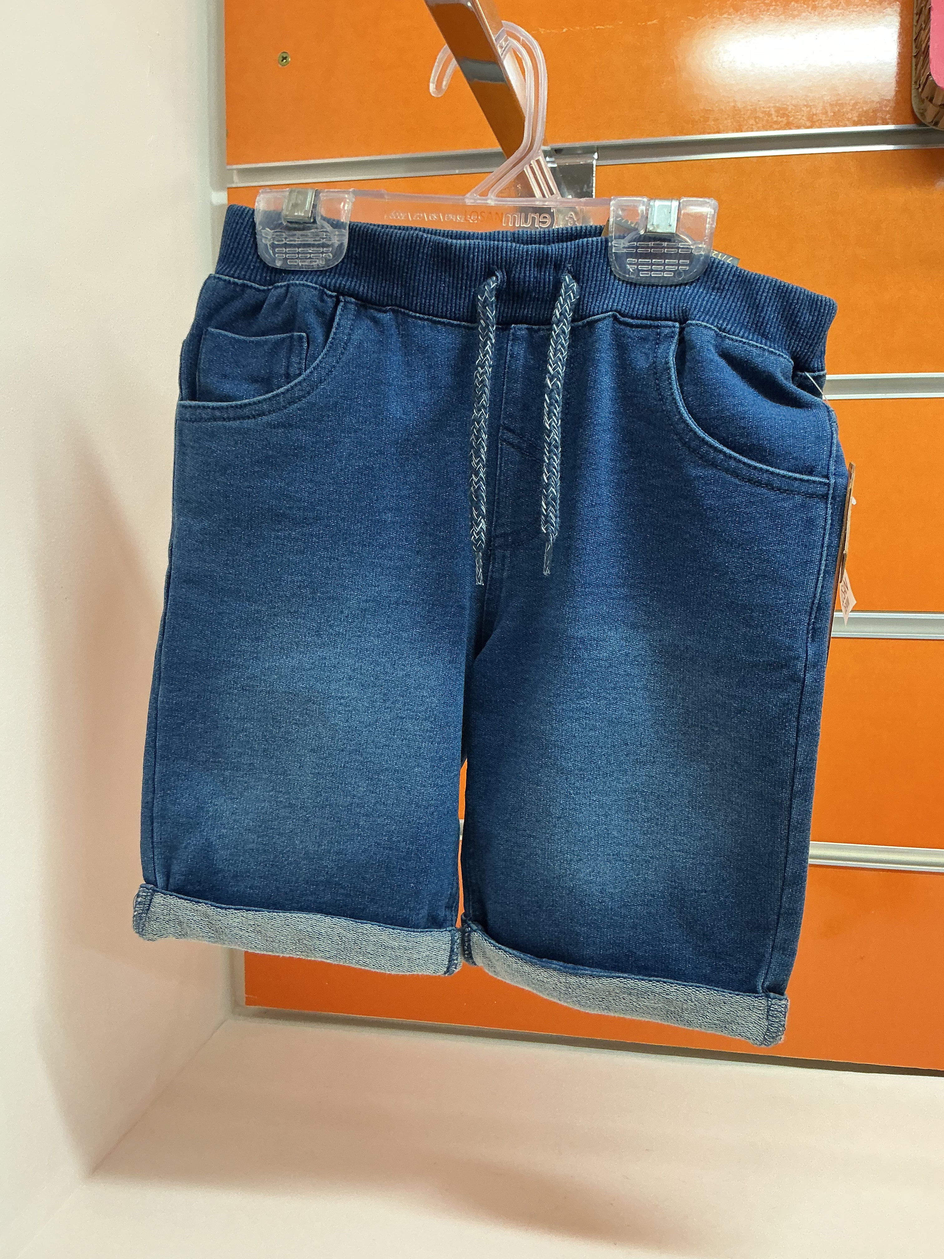 Bermuda infantil denim con cintura elástica — fotografía del producto