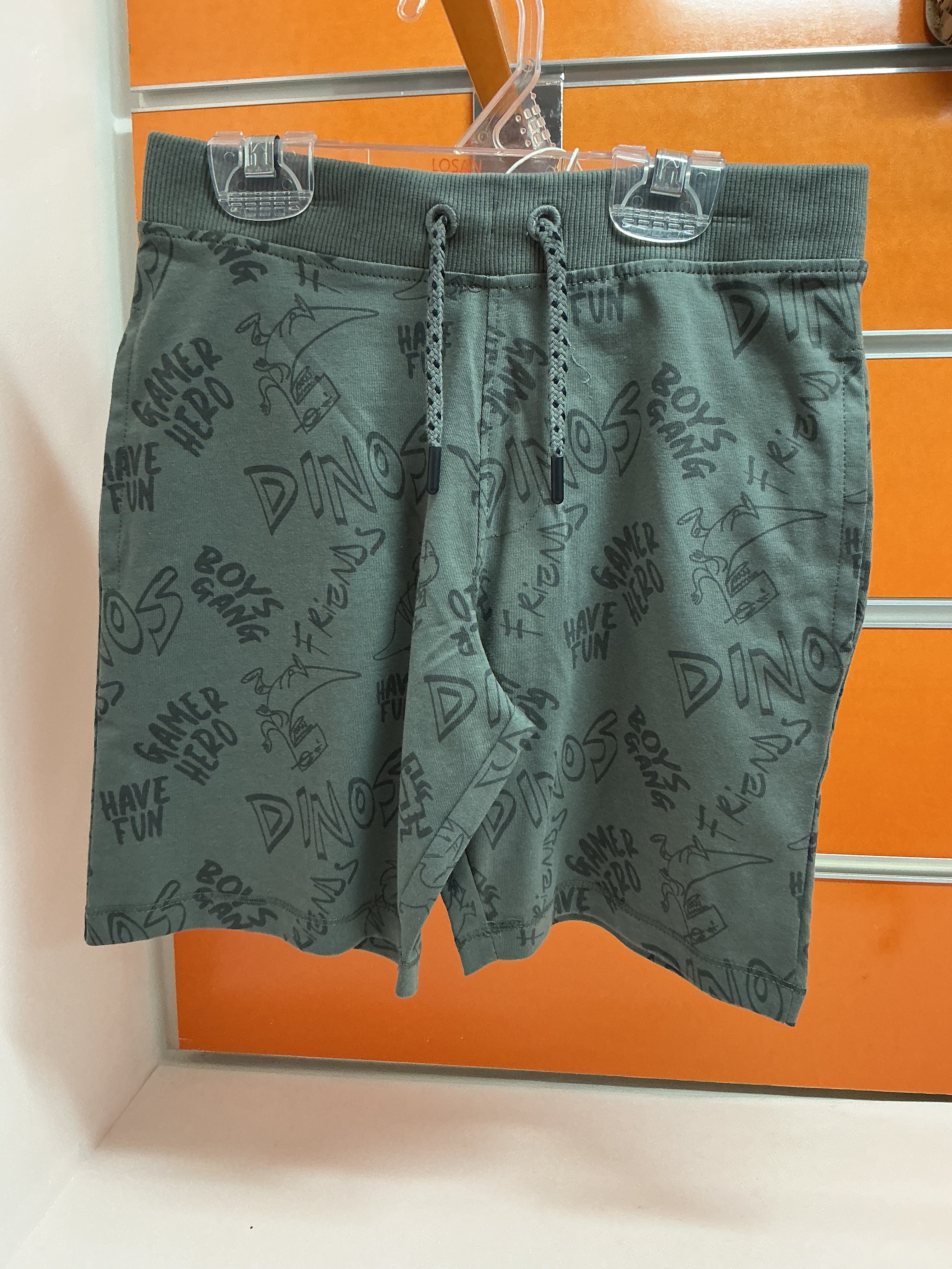 Bermuda infantil Losan verde estampado dinos — fotografía del producto