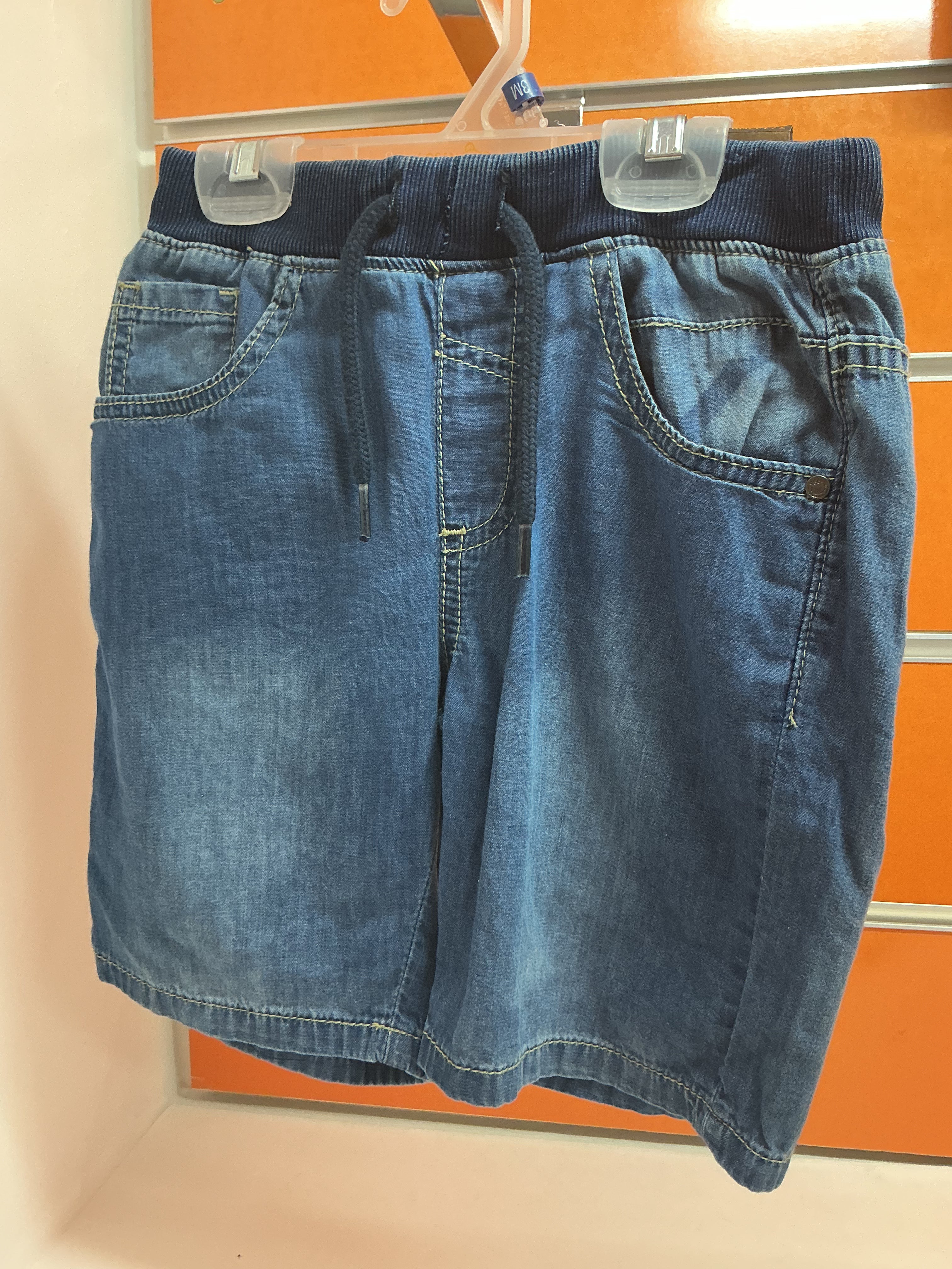 Bermuda infantil Losan denim con cintura elástica — fotografía del producto