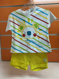 Conjunto bebé camiseta rayas y bermuda amarilla — fotografía del producto