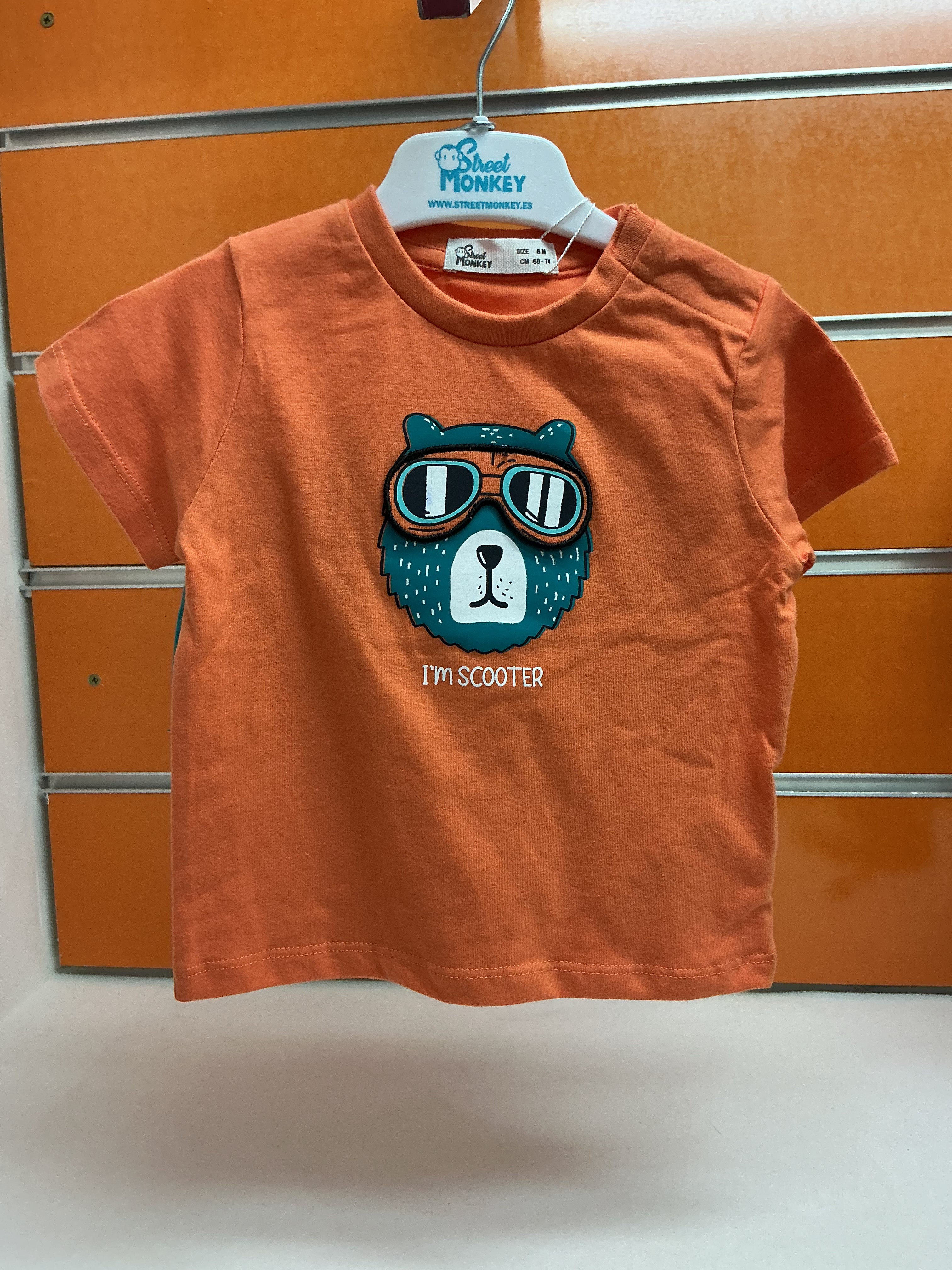 Conjunto bebé Street Monkey camiseta scooter y bermuda verde — fotografía del producto
