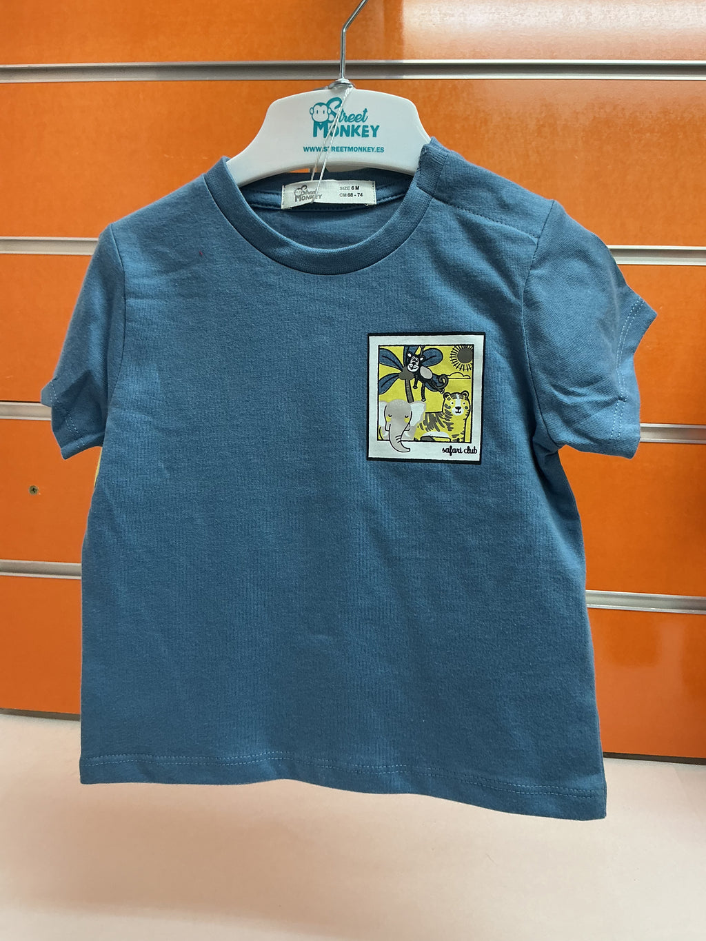 Conjunto bebé Street Monkey camiseta azul y bermuda amarilla safari — fotografía del producto