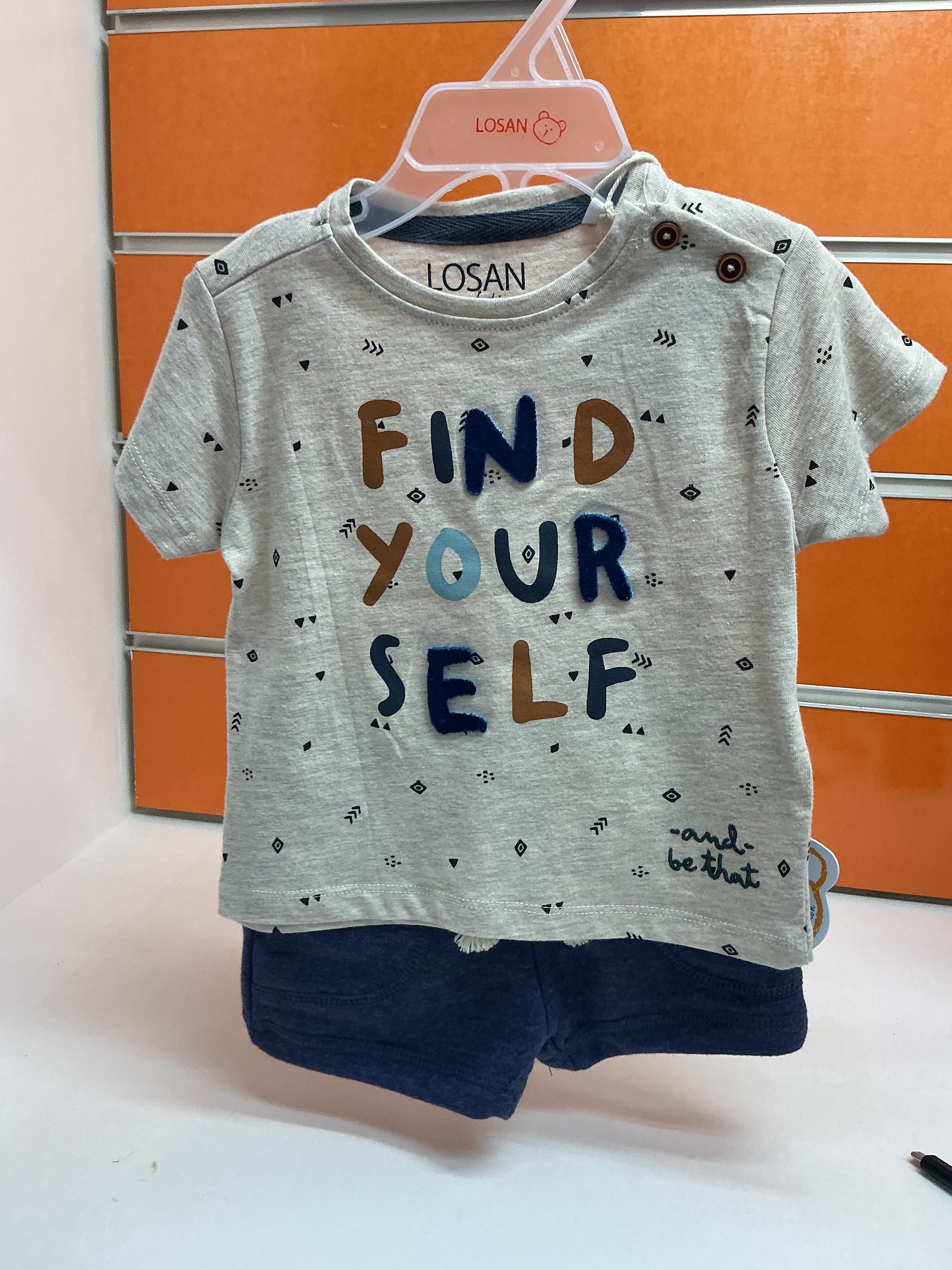 Conjunto bebé Losan Find Yourself gris y azul marino — fotografía del producto