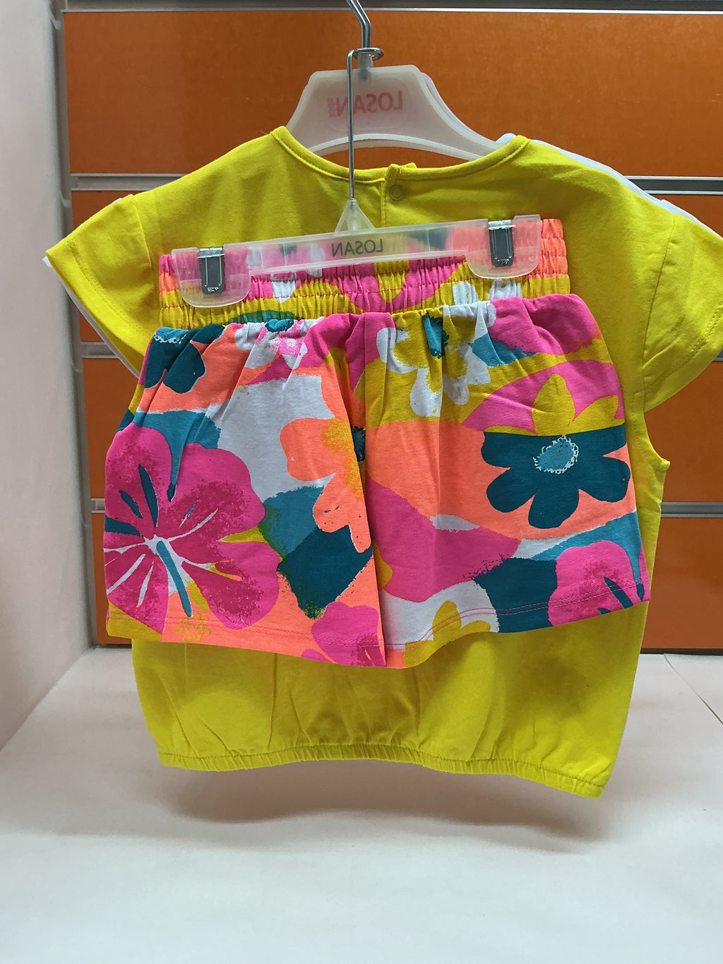 Conjunto niña Tuc Tuc Enjoy Waves floral — fotografía del producto