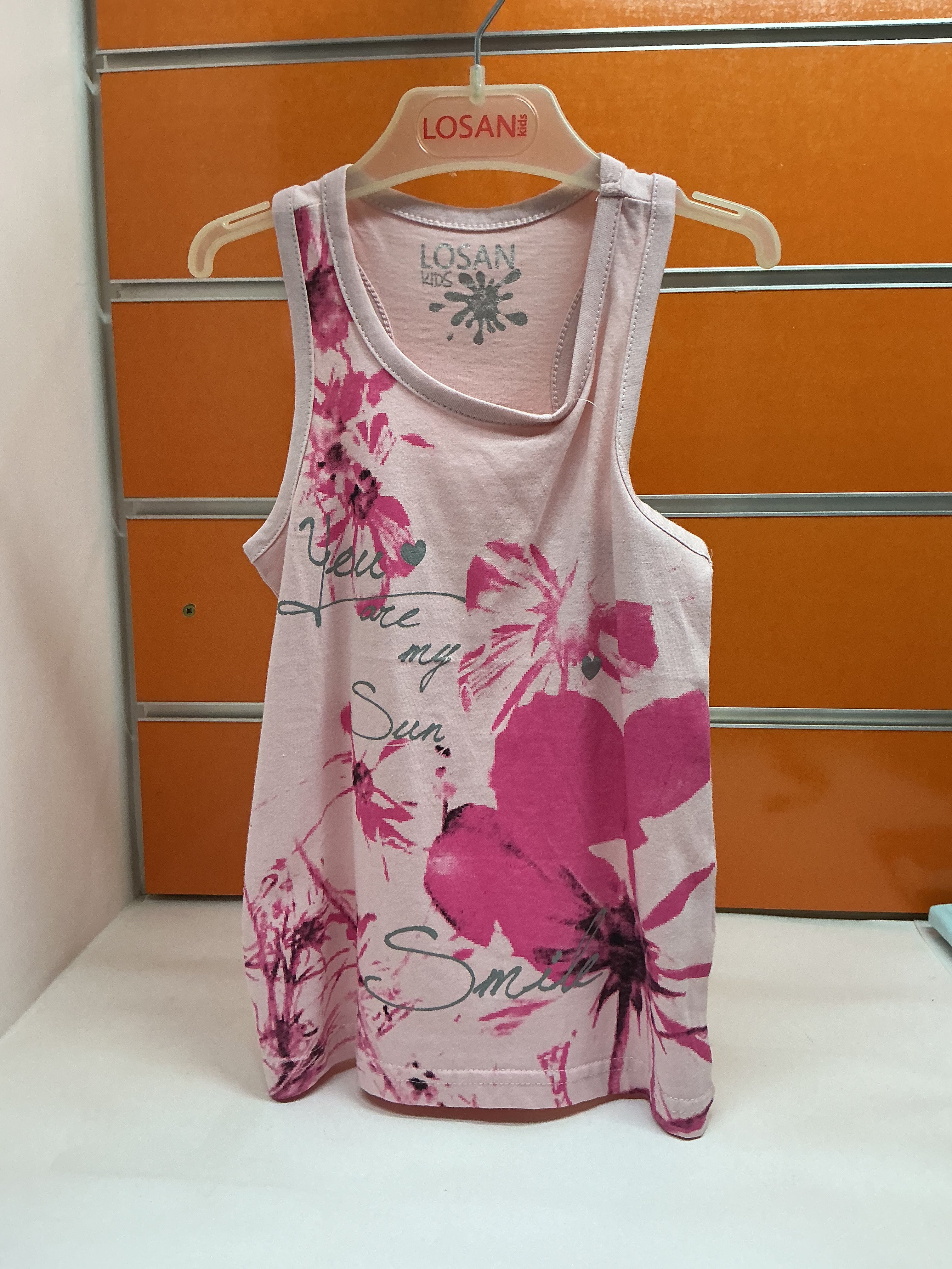 Camiseta niña Losan tirantes rosa flores — fotografía del producto