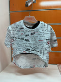 Camiseta niña blanca mensajes y corazones — fotografía del producto