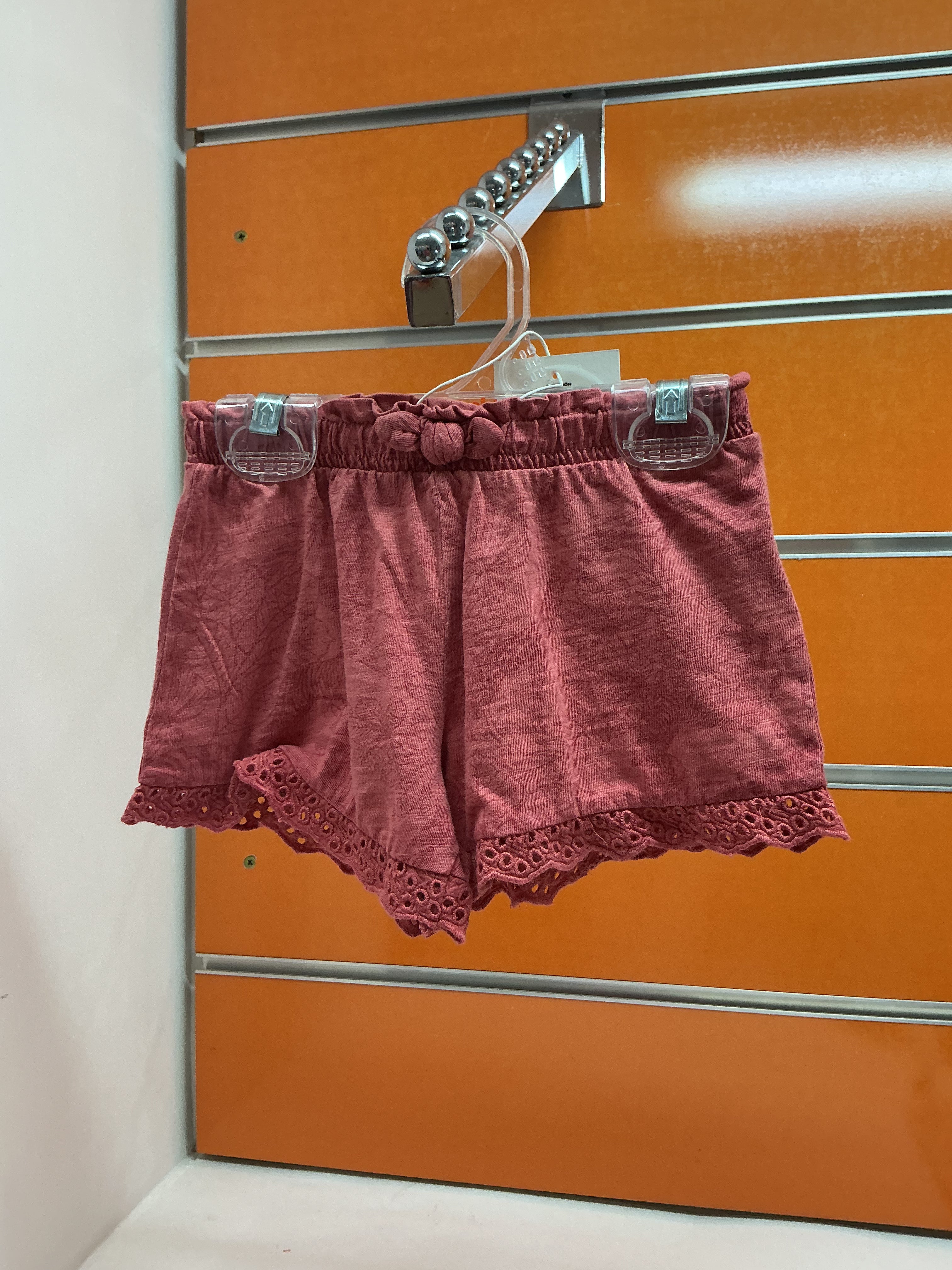 Short niña rosa empolvado con puntilla — fotografía del producto