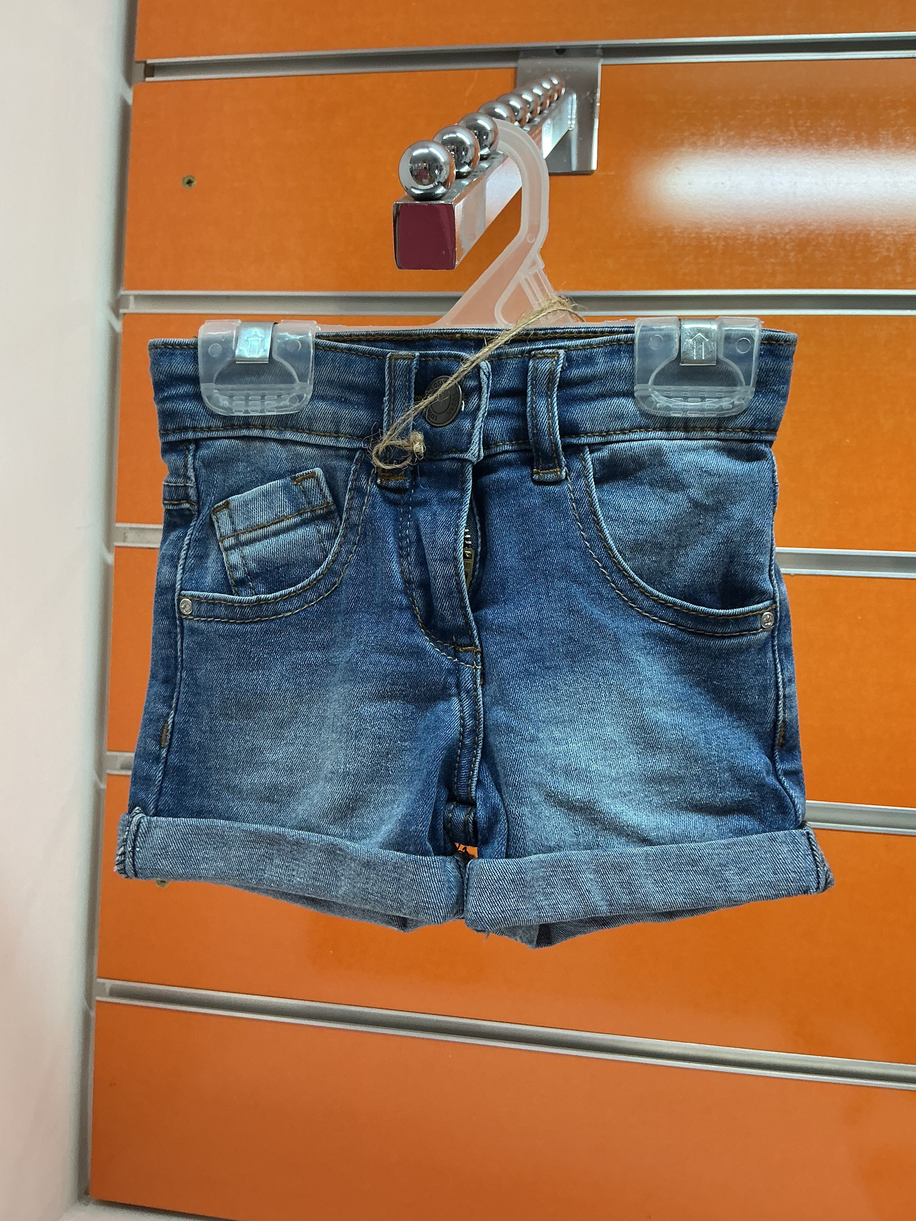 Short vaquero niña azul denim — fotografía del producto