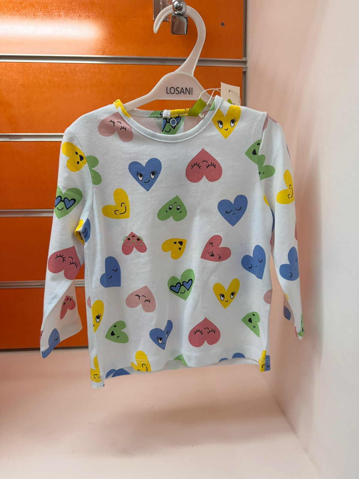 Camiseta bebé Losan blanca con corazones de colores, talla 6-9 meses / 74 cm