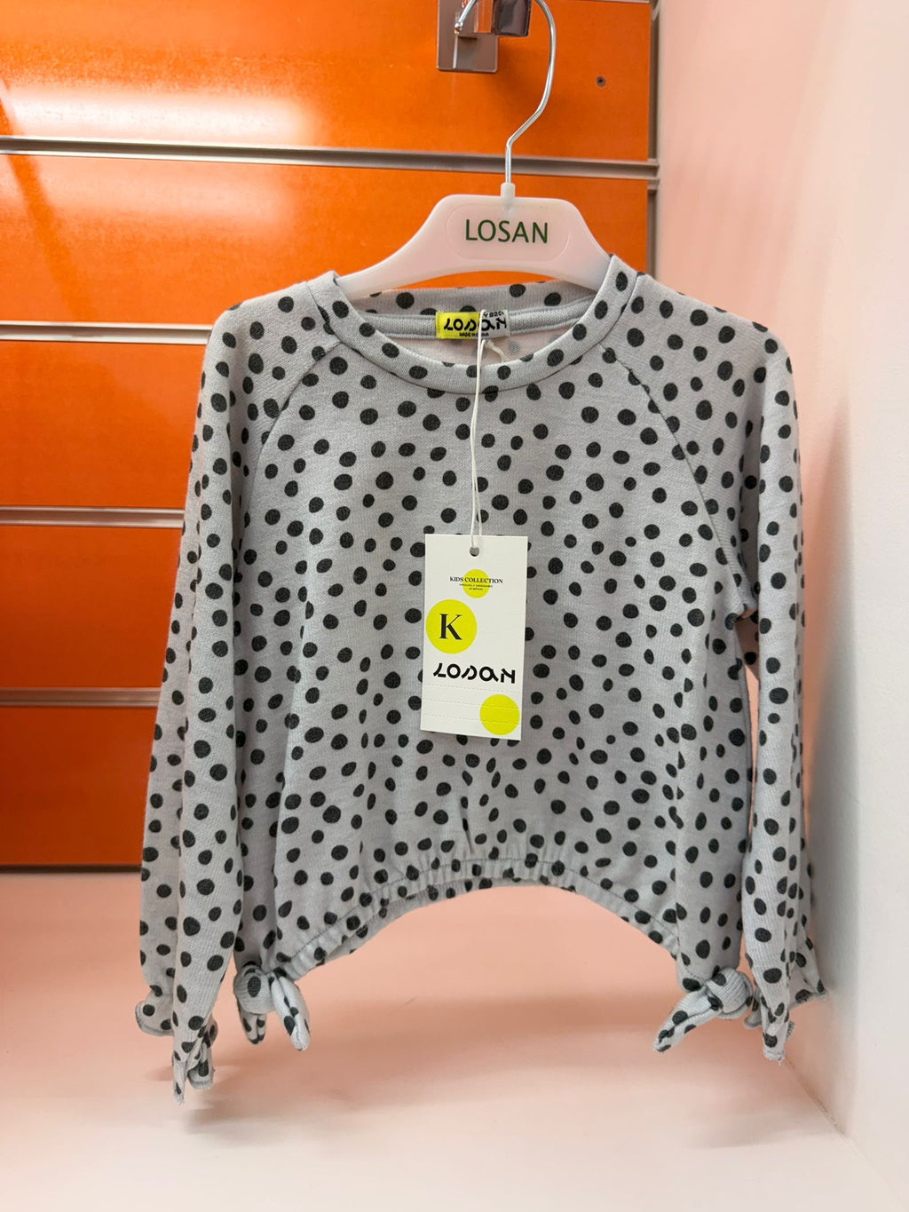 Camiseta niña Losan gris de lunares negros, talla 2 años