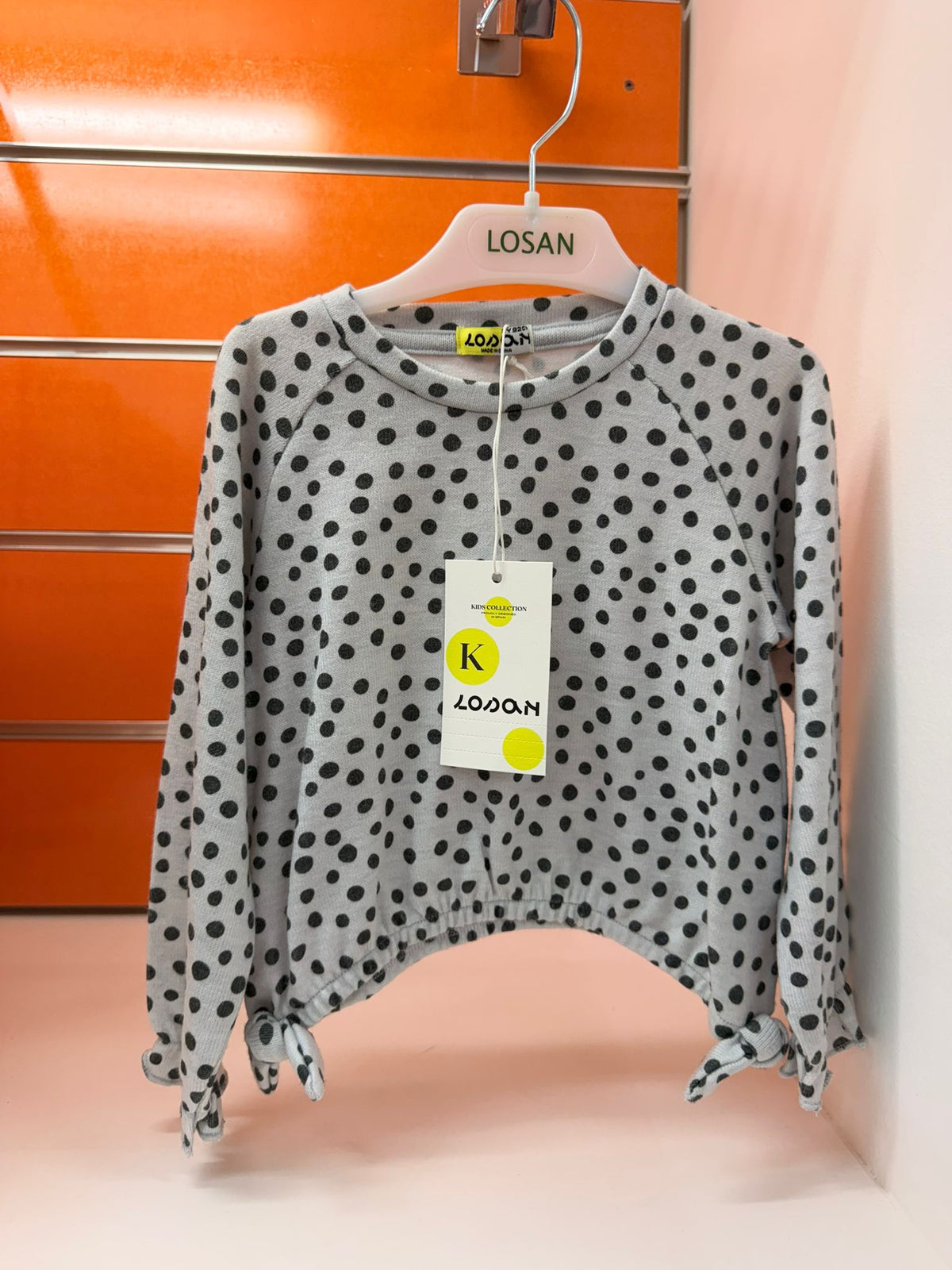 Camiseta niña Losan gris de lunares negros, talla 2 años