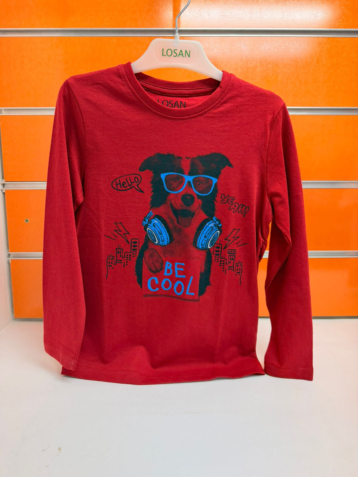 Camiseta de manga larga niño Losan roja con perro y mensaje Be Cool, talla 5 años