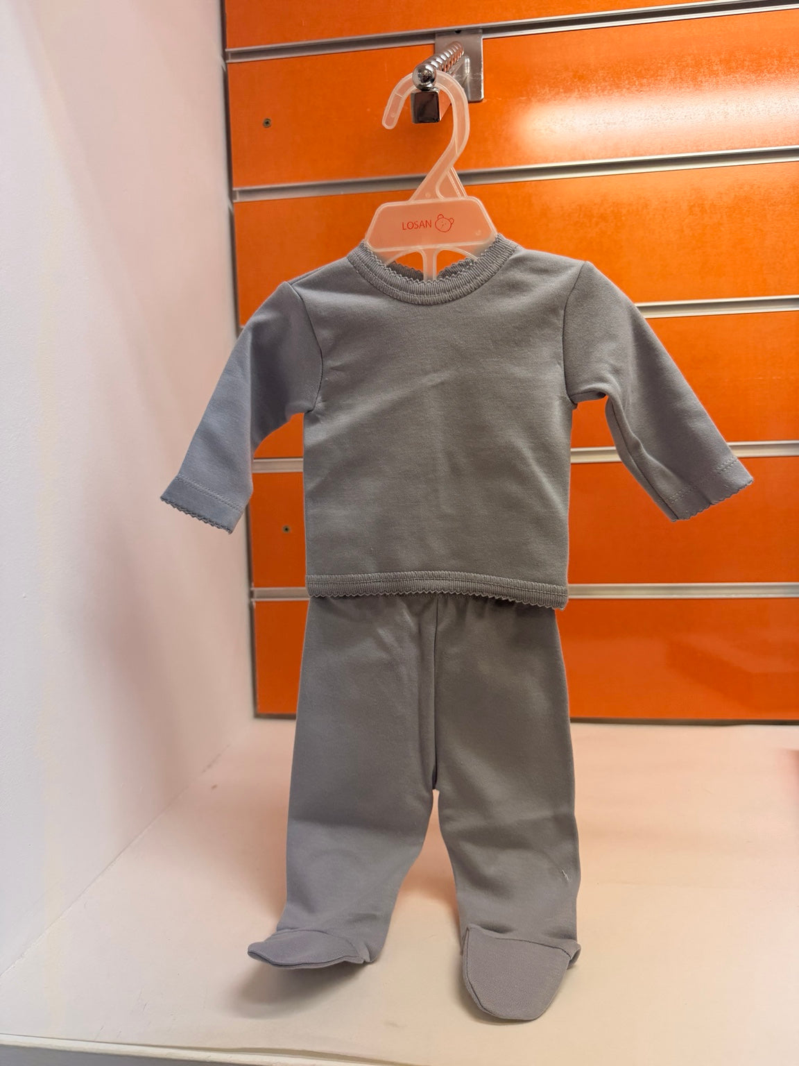 Conjunto bebé Babidu gris de dos piezas con pantalón con pies