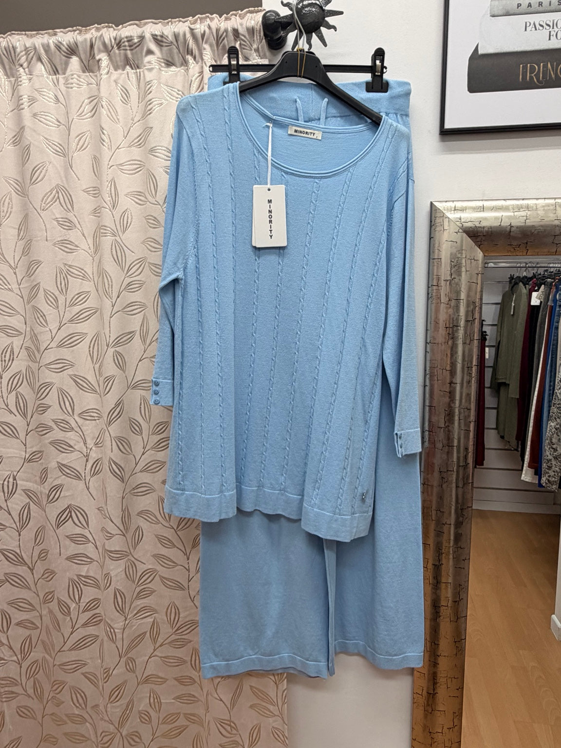 Conjunto de punto azul cielo Minority