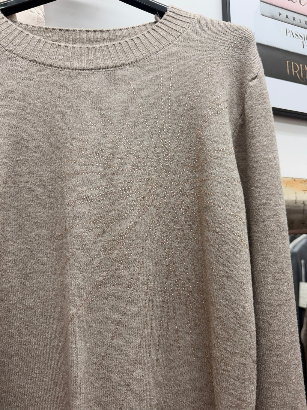 Detalle de strass del jersey de mujer en tono topo HM-359