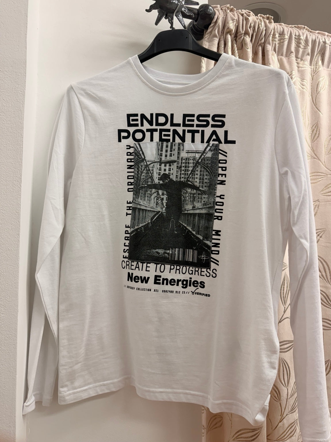 Camiseta Losan blanca Endless Potential talla 12/XS