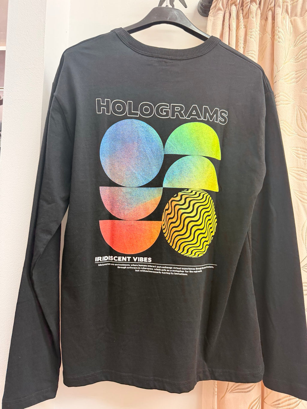 Camiseta juvenil negra Holograms Losan talla 14 espalda
