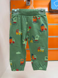 Pantalón bebé Losan verde con estampado de vehículos, talla 6-9 meses